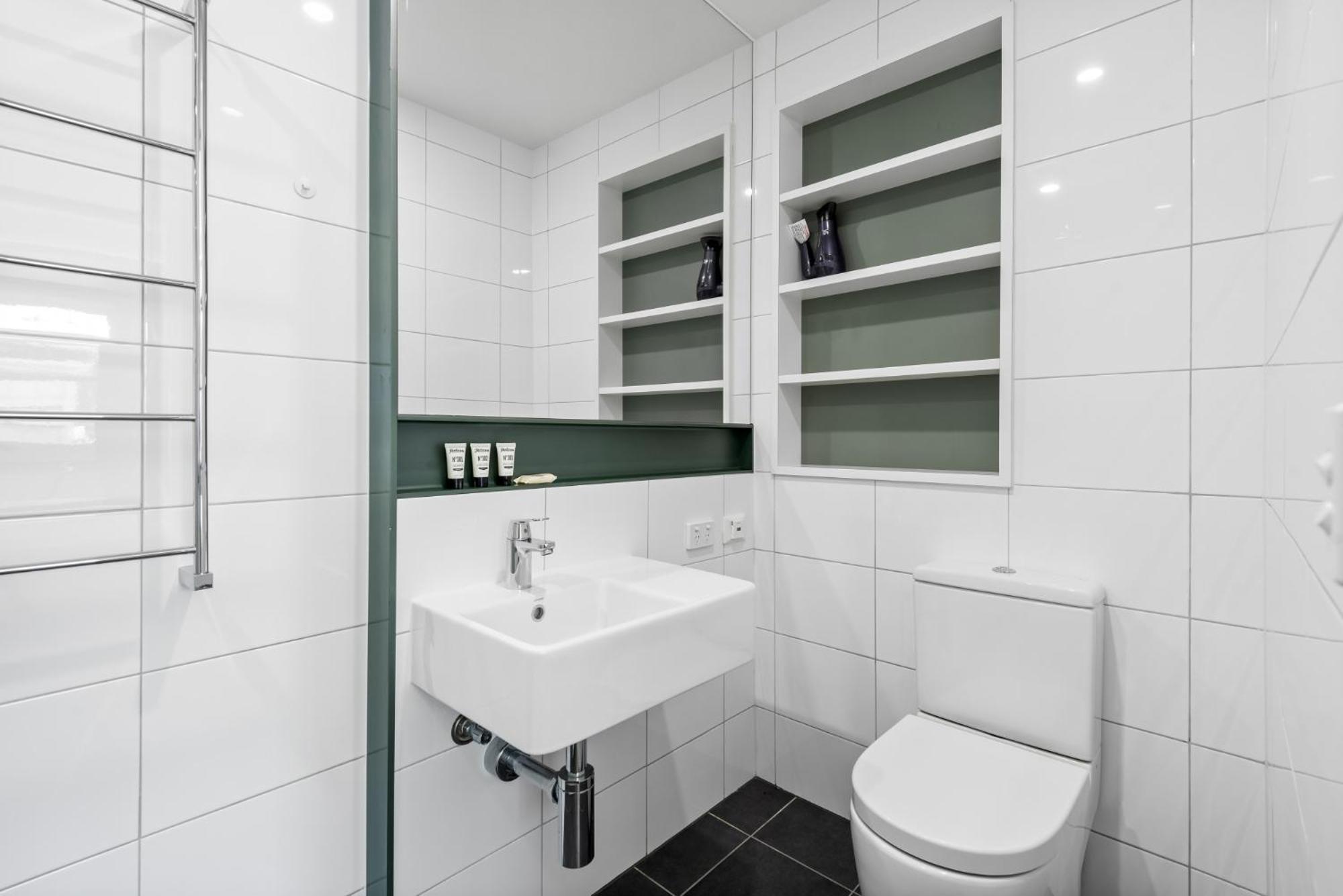 Homely Vibes In Prime St Kilda Location *