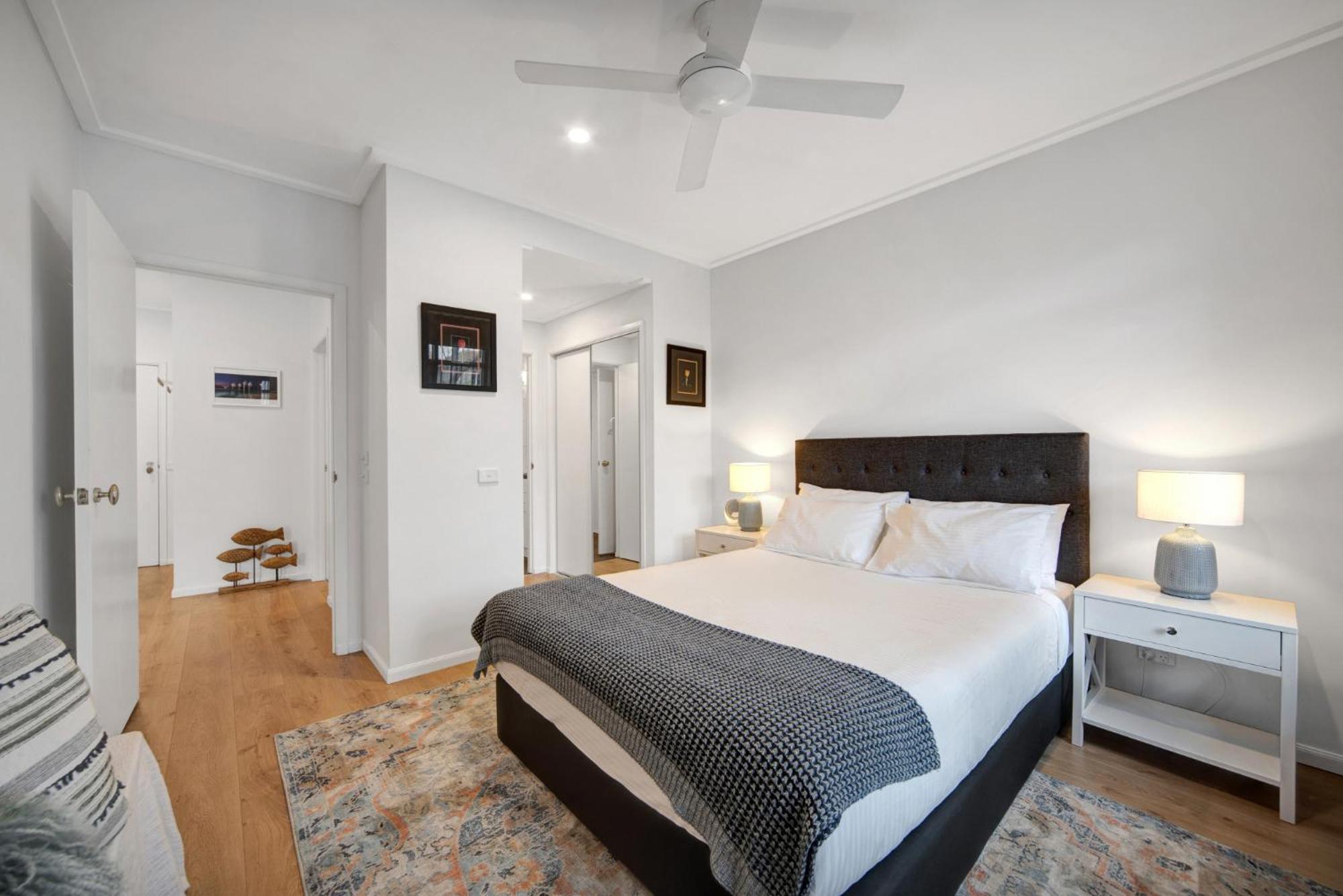 Apartment Classy Beachside Unit With Parking And Gym *