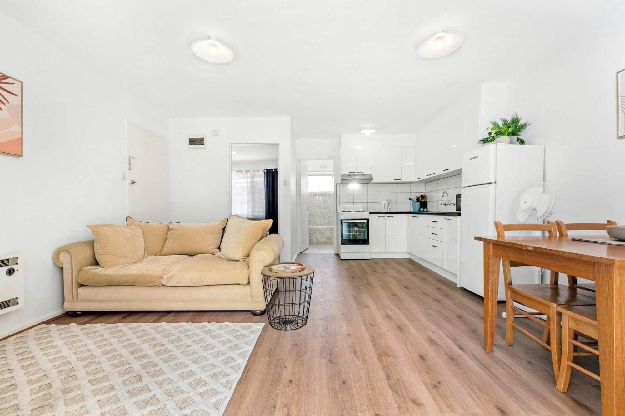 Spacious 1-bedroom With Car Space * Melbourne
