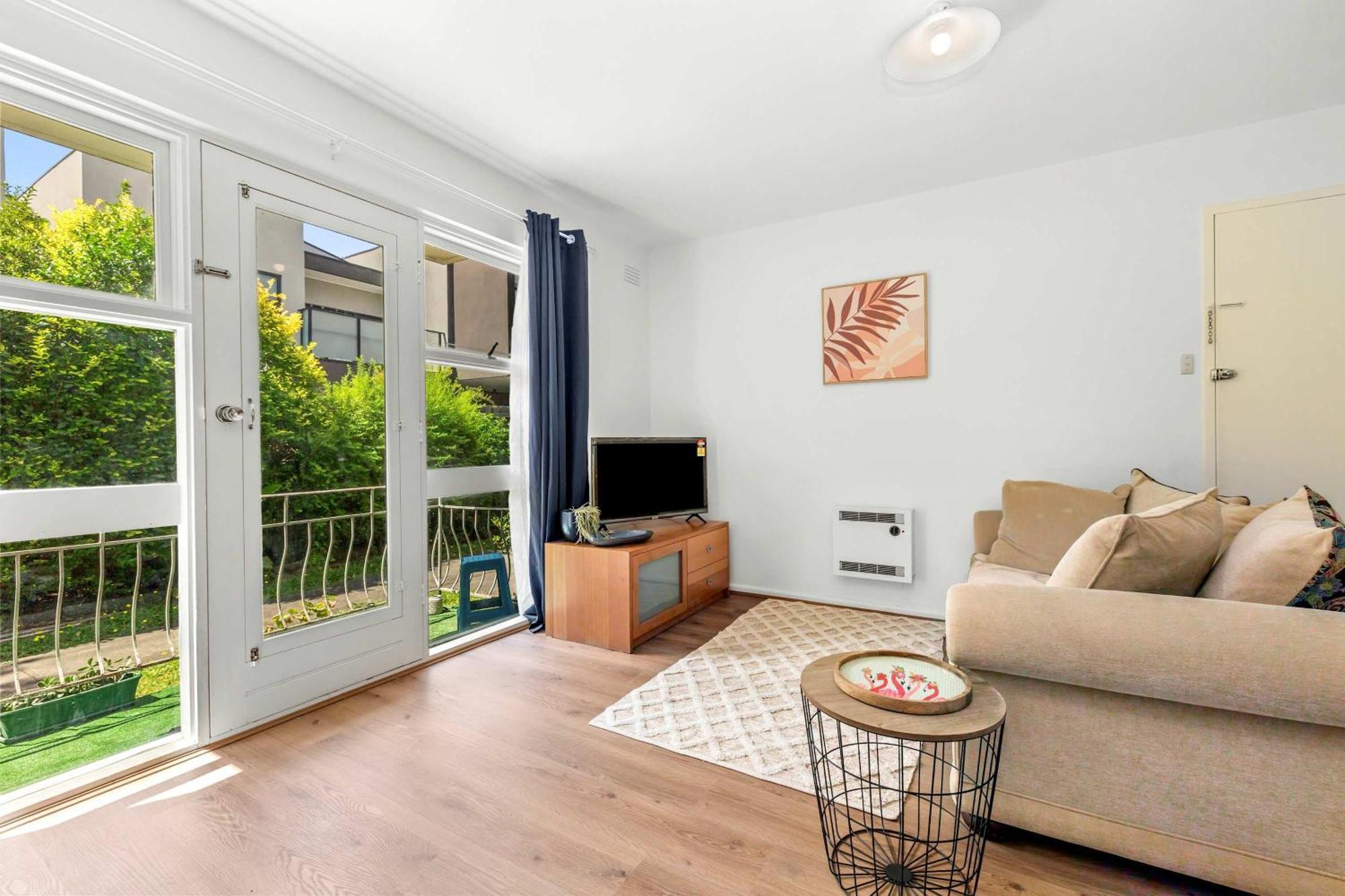 Apartment Spacious 1-bedroom With Car Space