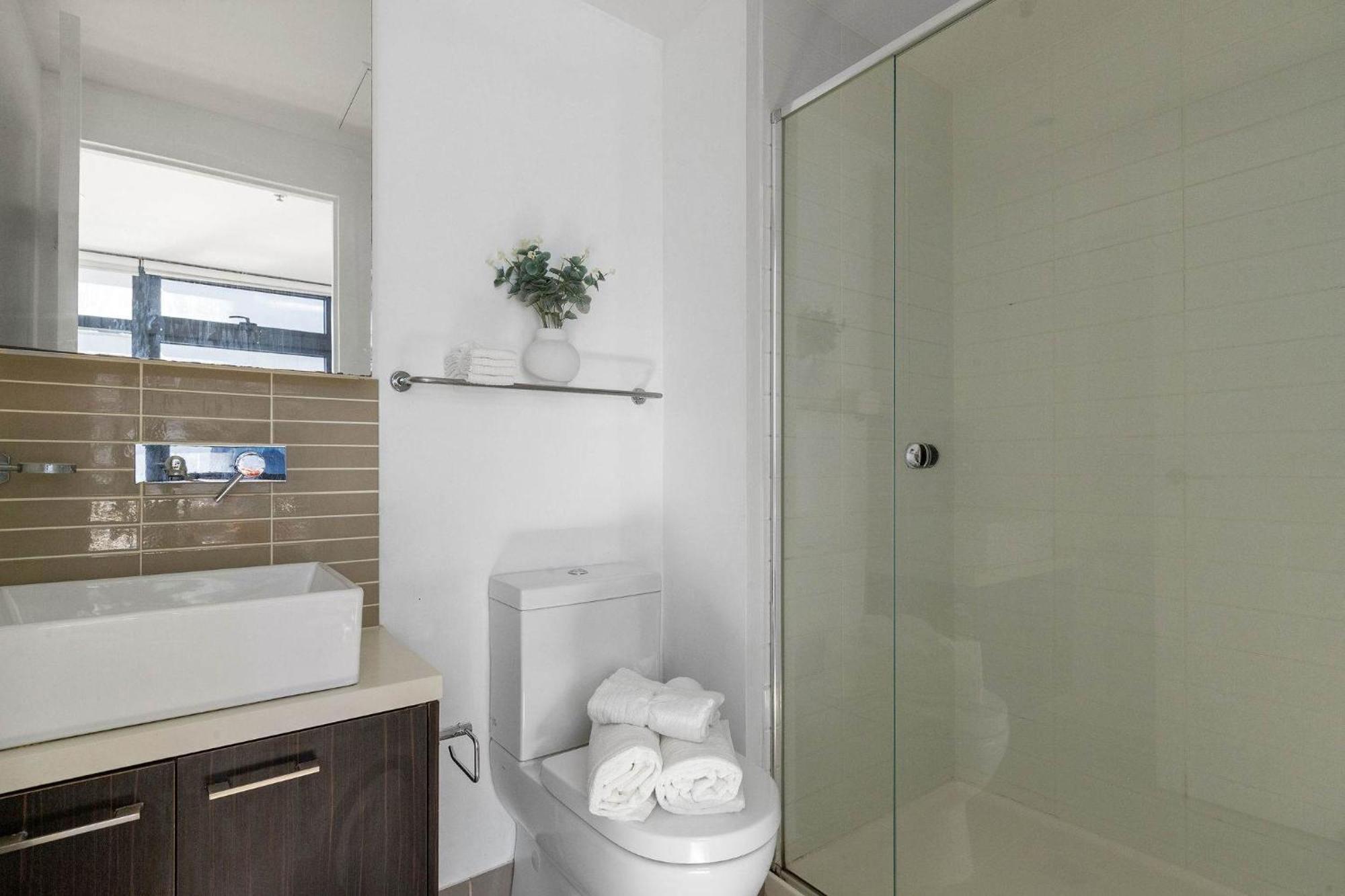Apartment 2br Next To With Views Melbourne