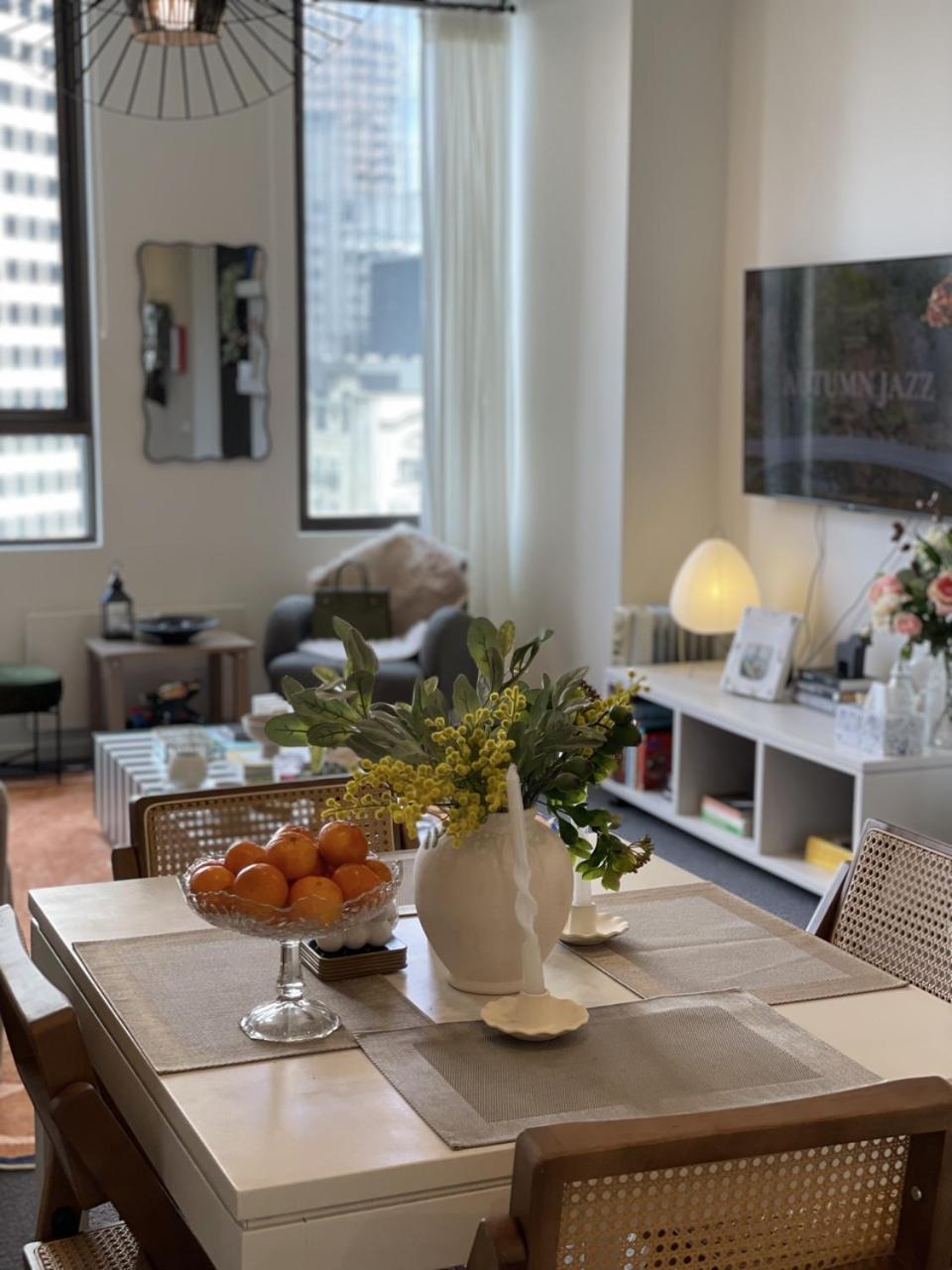 2br Cbd Sunlit - Bourke Street Shops *