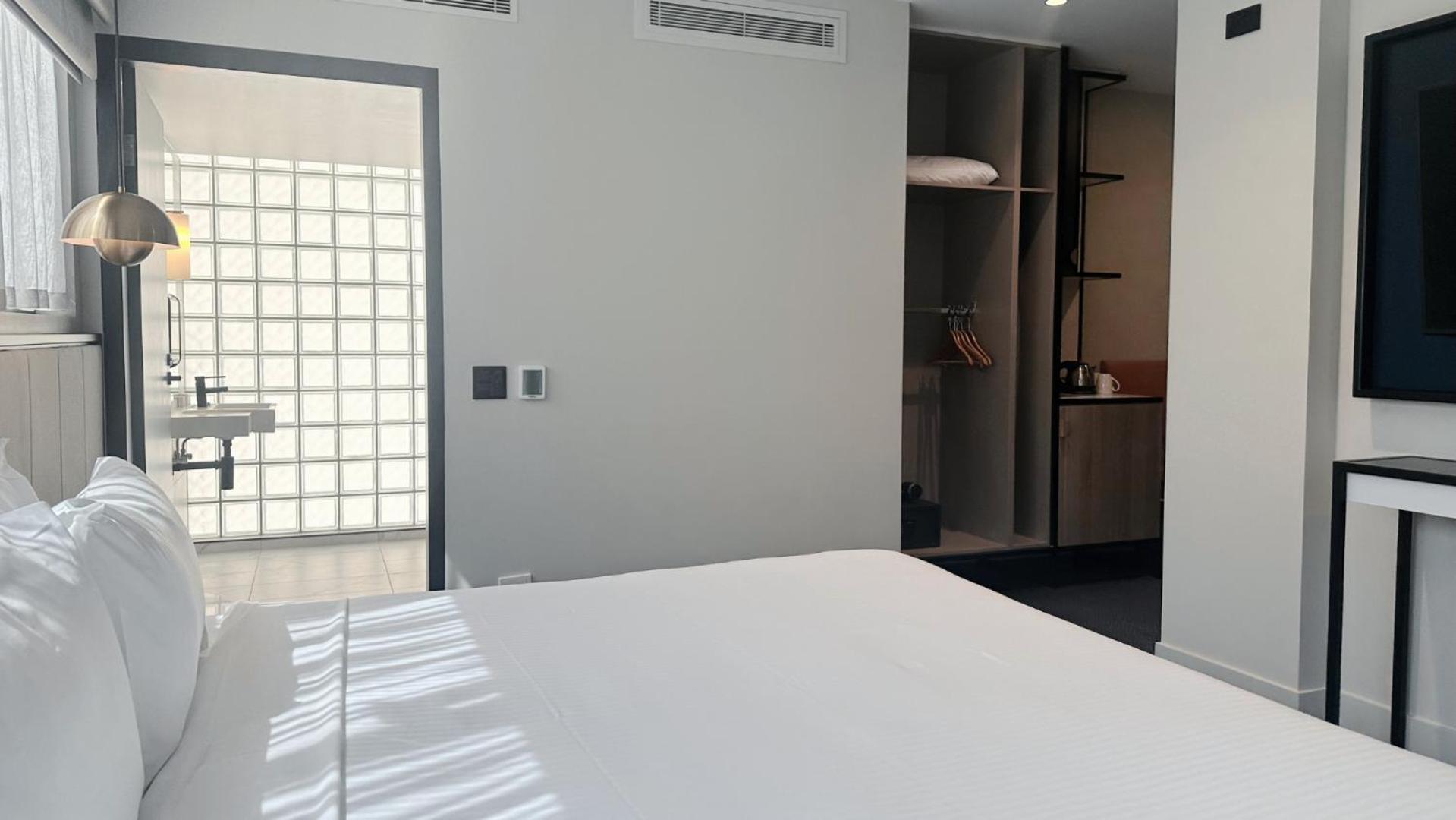 Brady Jones Lane Hotel 4*