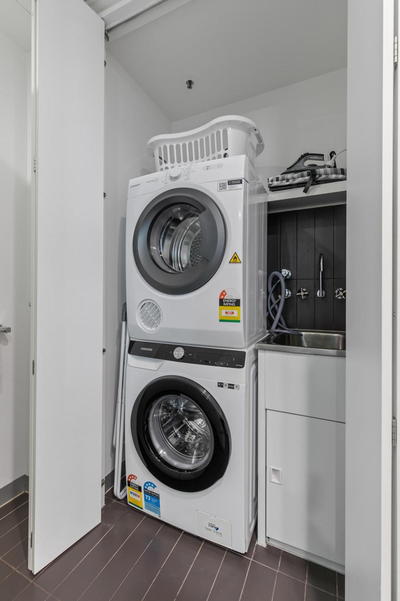 Apartment Pristine 2-bed By Park With Pool & Gym Melbourne