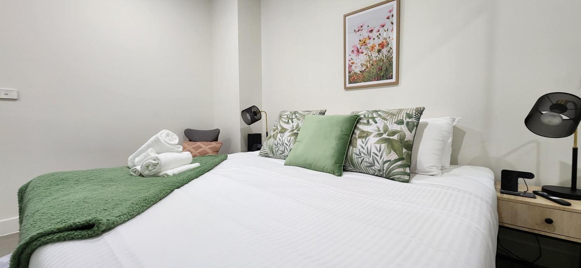 Apartment Centre Collins