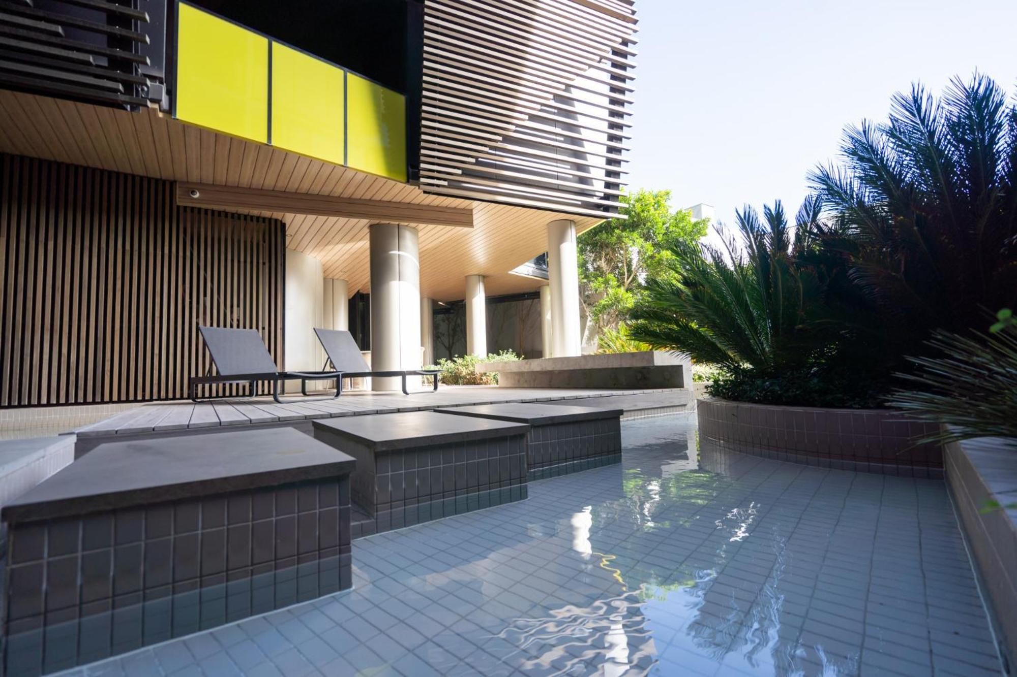 Gorgeous 1-bed With A Rooftop Pool Apartment *