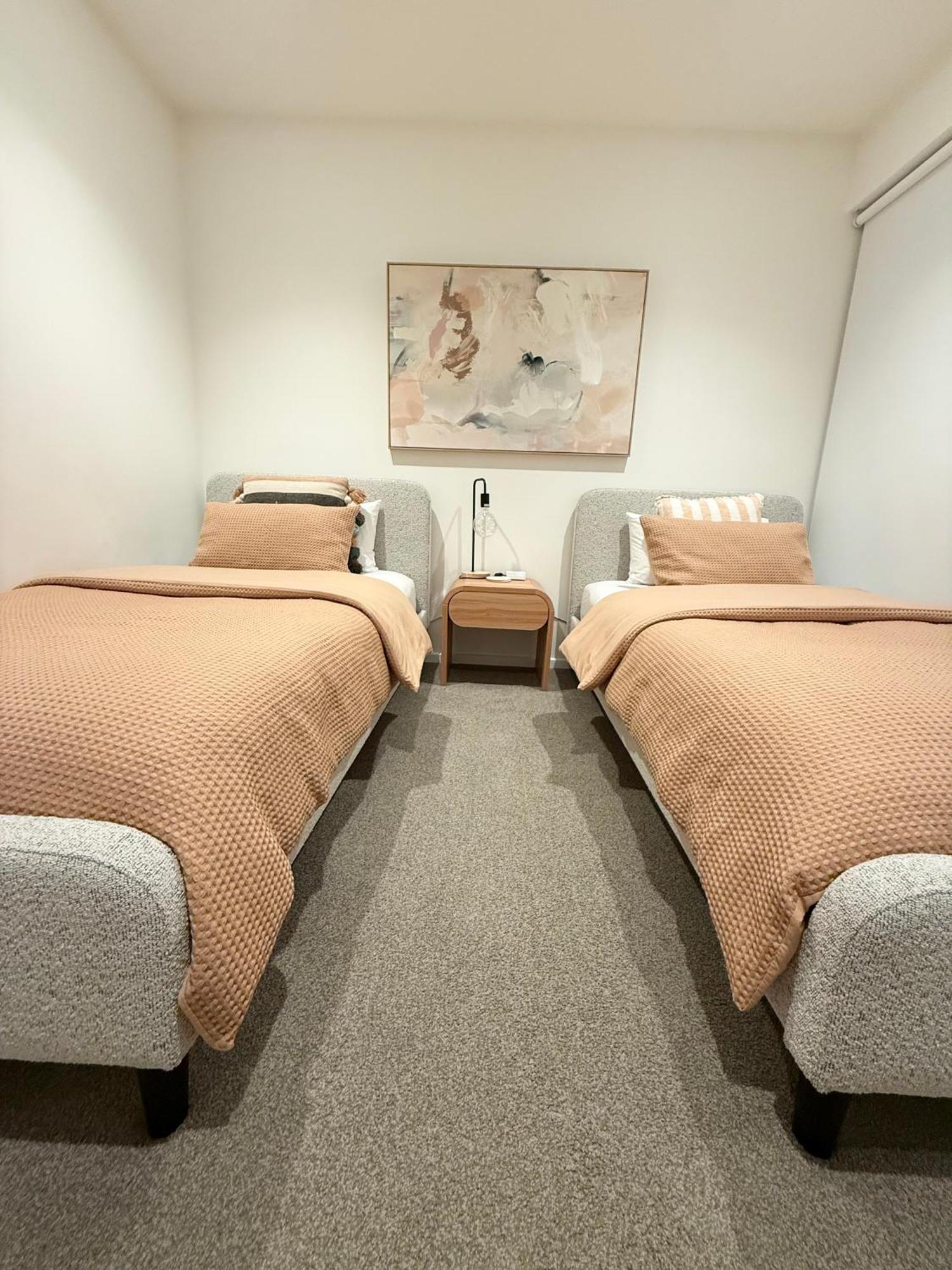 Lonsdale St Cbd Family With Free Parking Apartment Melbourne