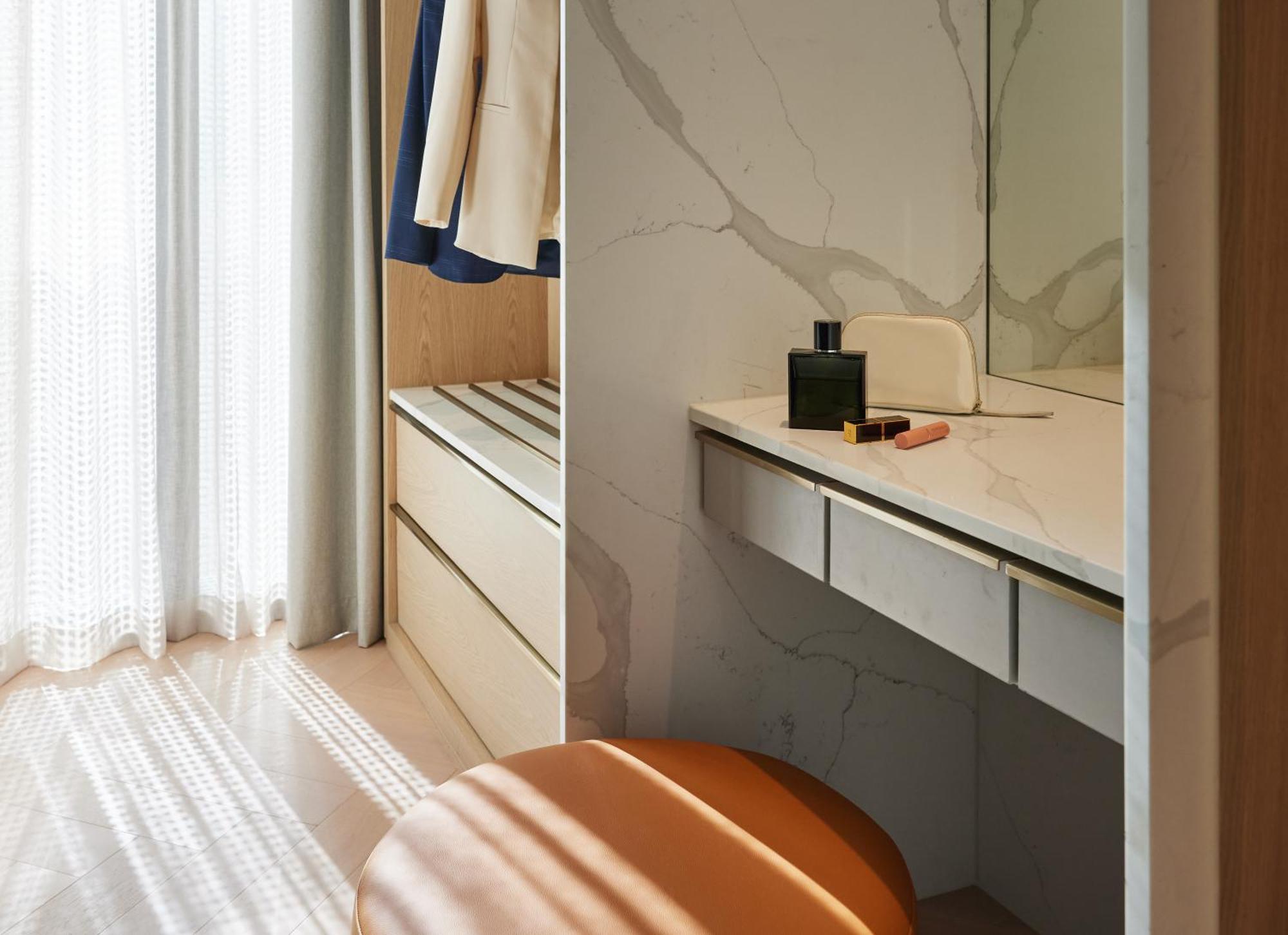 Hotel Lanson Place Parliament Gardens 5*