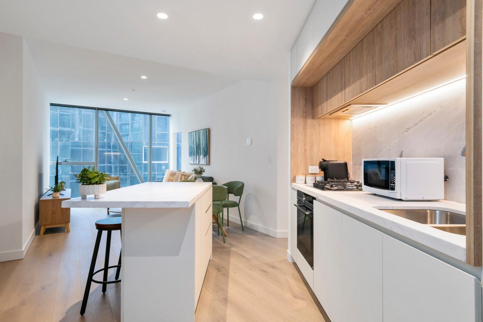 Modern 2br In Location With Balcony And Pool! *