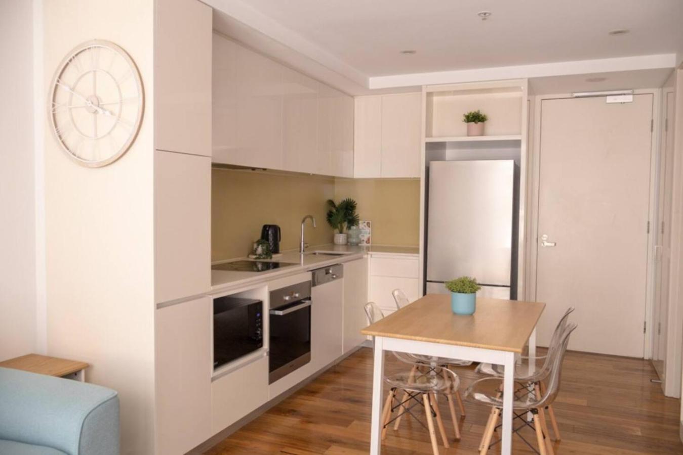 Apartment Beautiful 2-bedroom In Port *