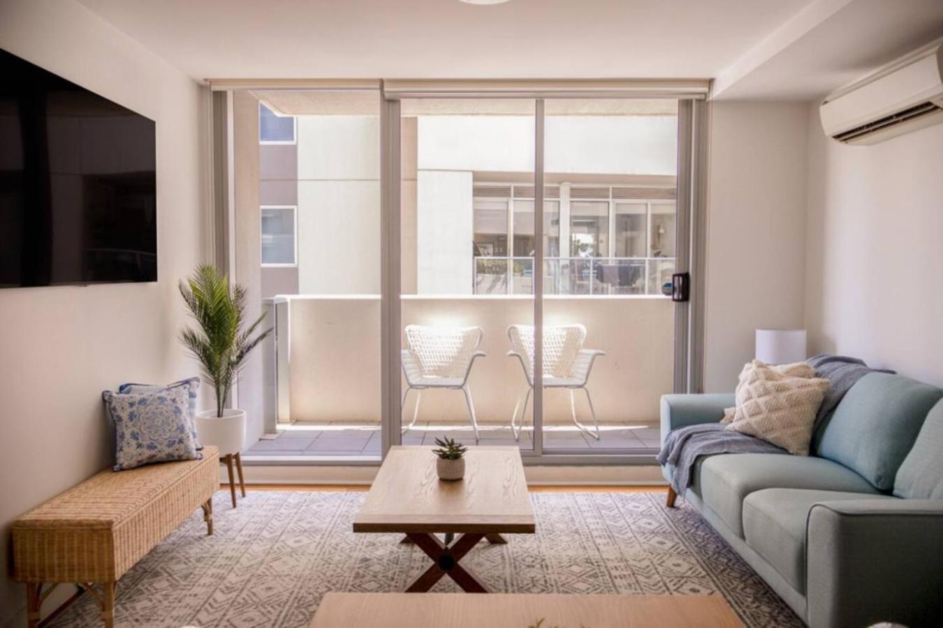 Beautiful 2-bedroom In Port * Melbourne