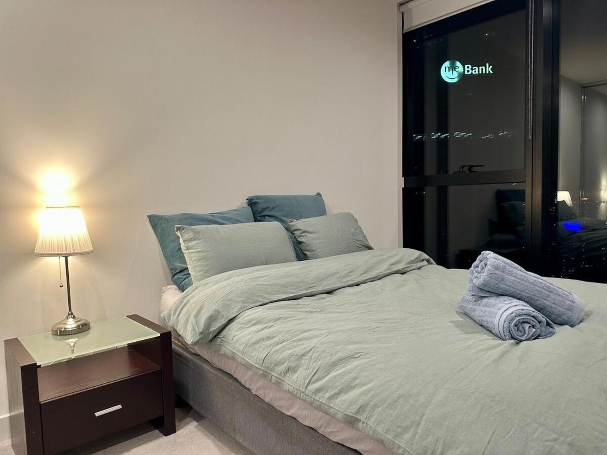 Apartment 380 Lonsdale *