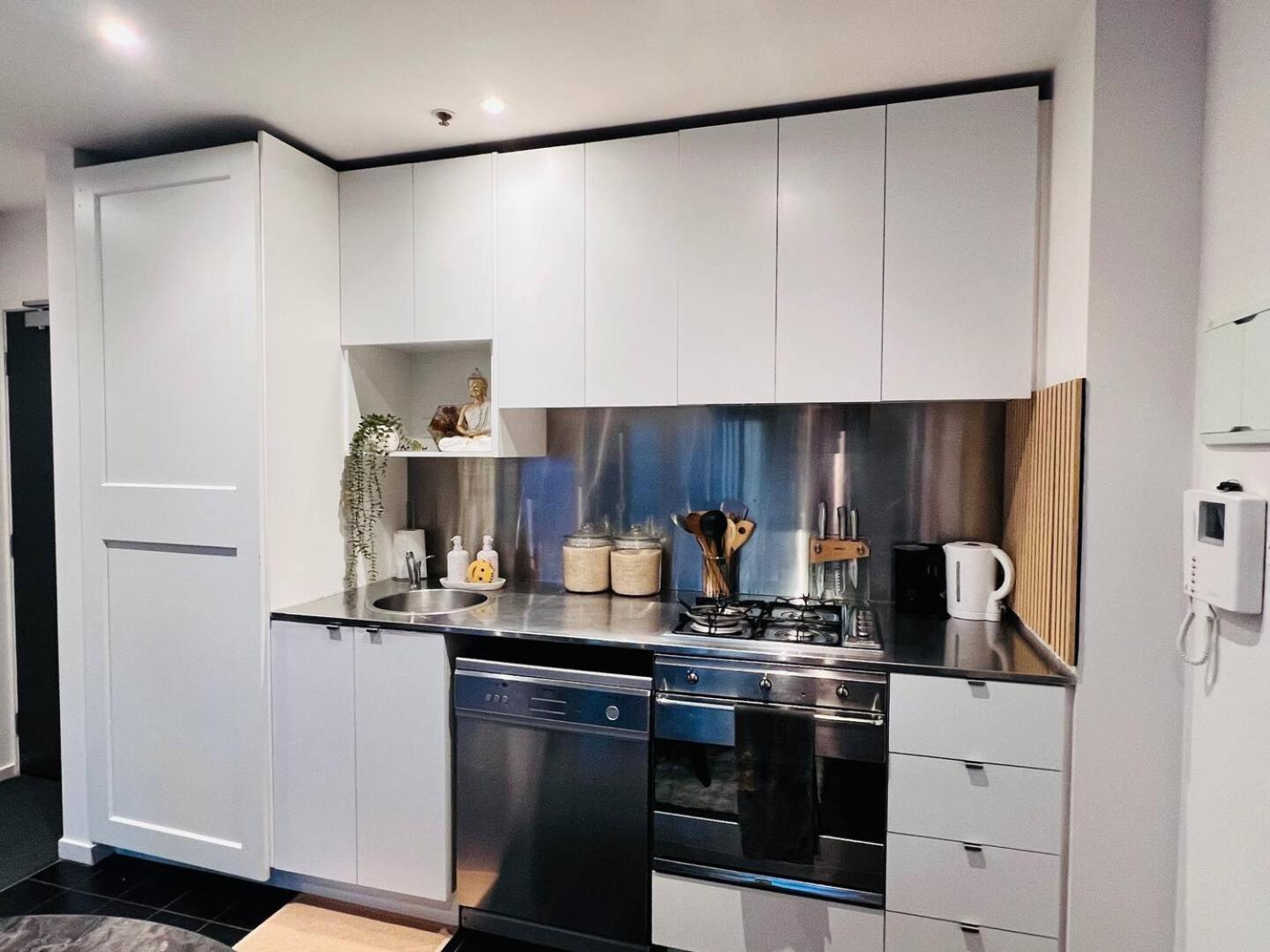 Homestay Private In The Heart Of 1 Min To Southern Cross Station Melbourne