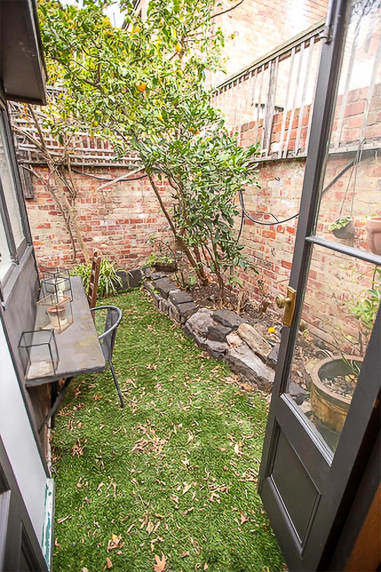 Holiday home Fitzroy- Private 2-4 Guest #guesthouse #ausgp #directtram #f1