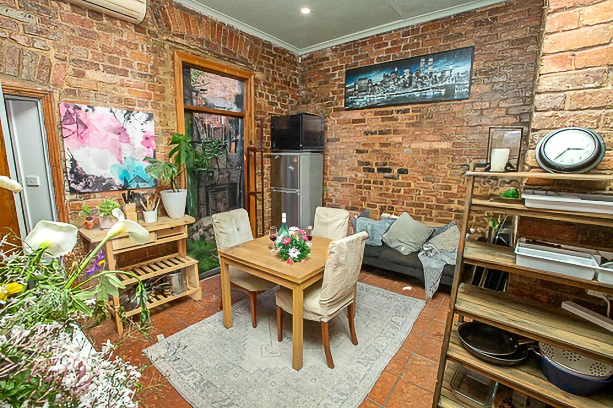 Fitzroy- Private 2-4 Guest #guesthouse #ausgp #directtram #f1 Melbourne