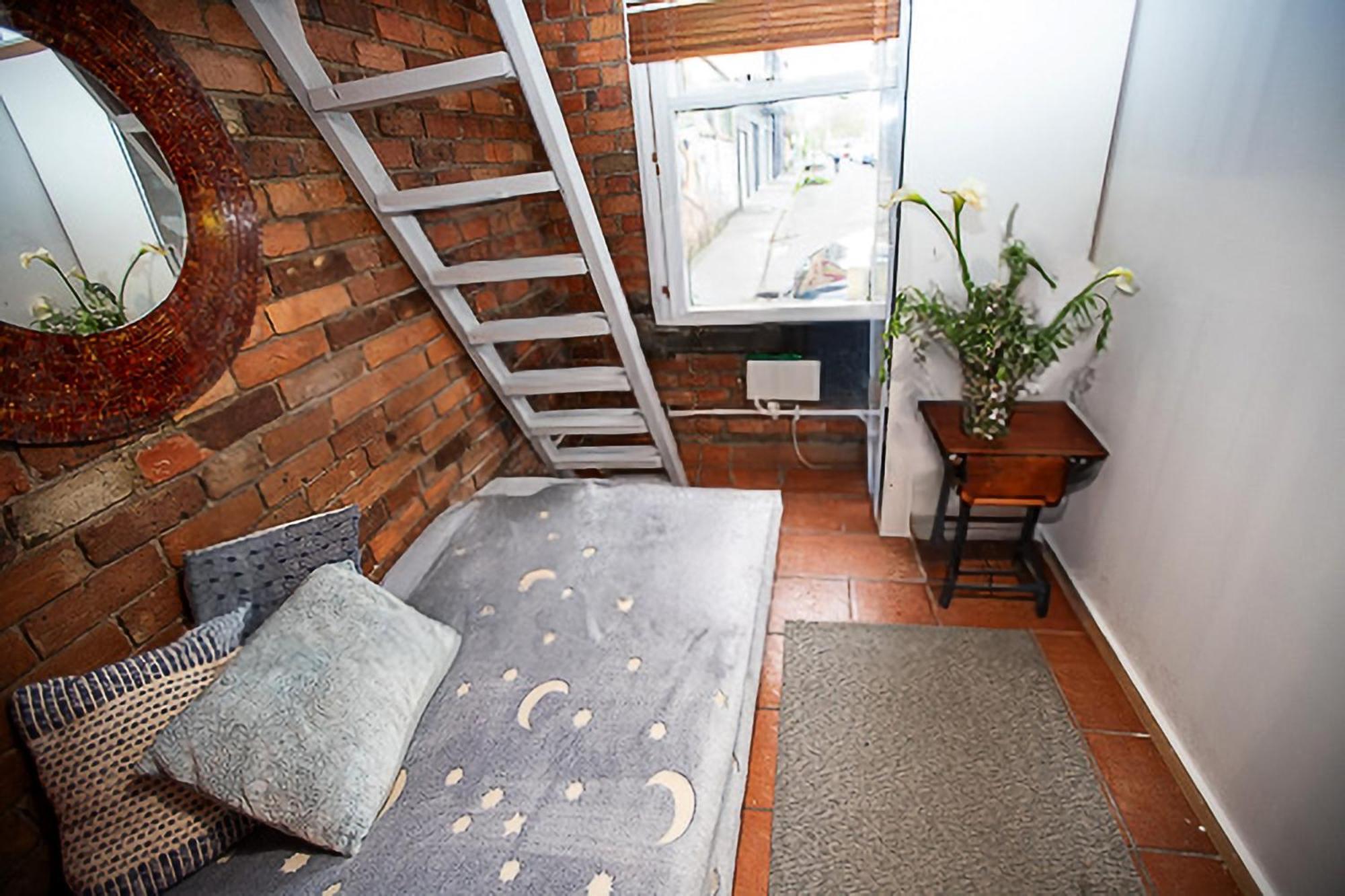 Fitzroy- Private 2-4 Guest #guesthouse #ausgp #directtram #f1 Melbourne