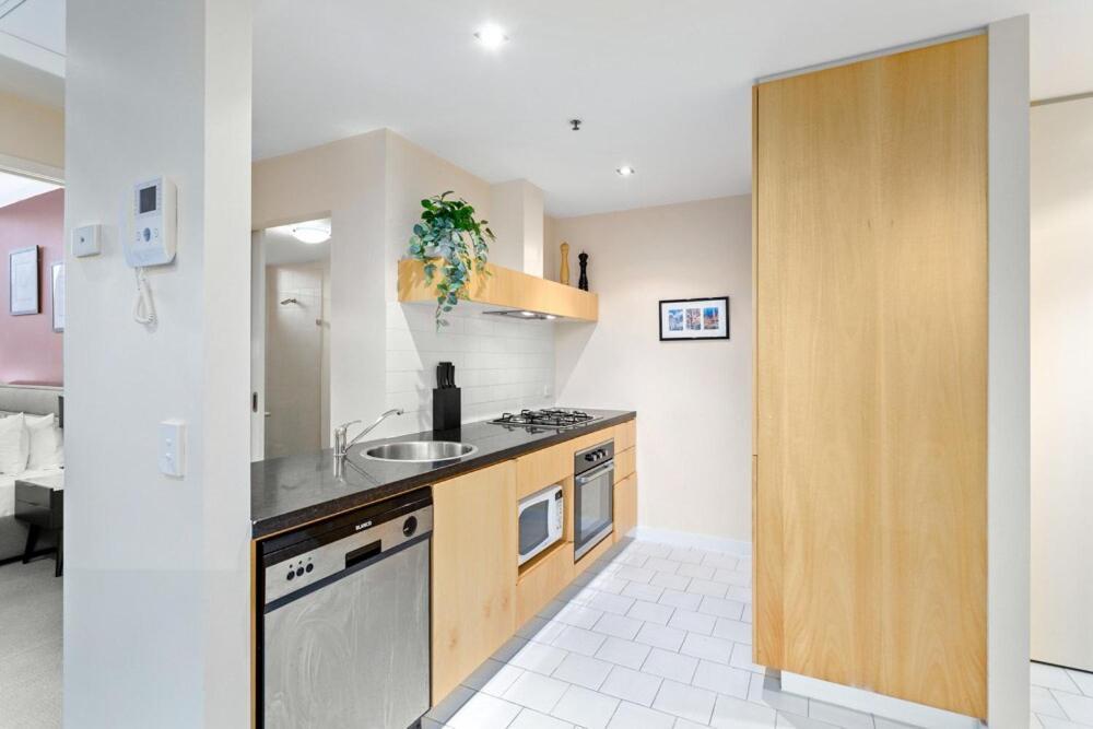 1-bedroom In The Heart Of Cbd * Melbourne