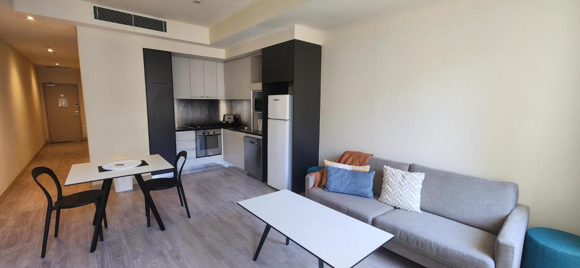 Apartment Centre Collins