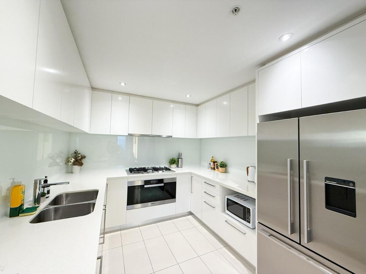 Exclusive Skyline Views 3br Opposite Crown Casino Apartment *