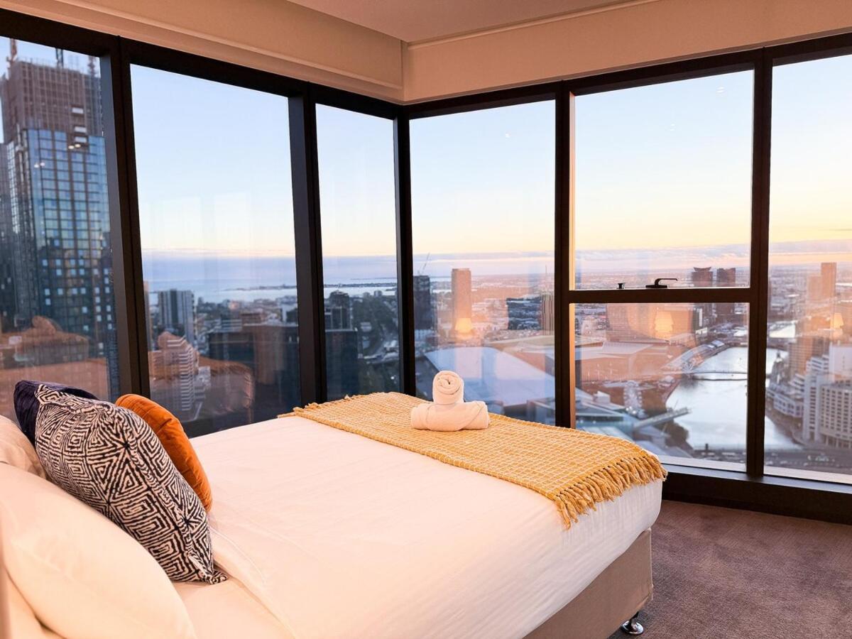 Exclusive Skyline Views 3br Opposite Crown Casino Apartment *