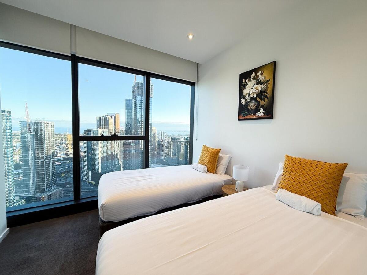 Exclusive Skyline Views 3br Opposite Crown Casino