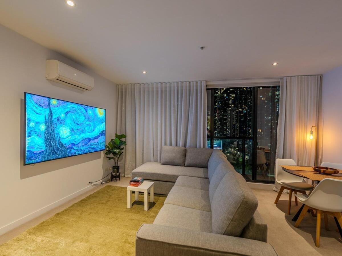 Apartment 1br Urban Oasis-stunning Views Melbourne
