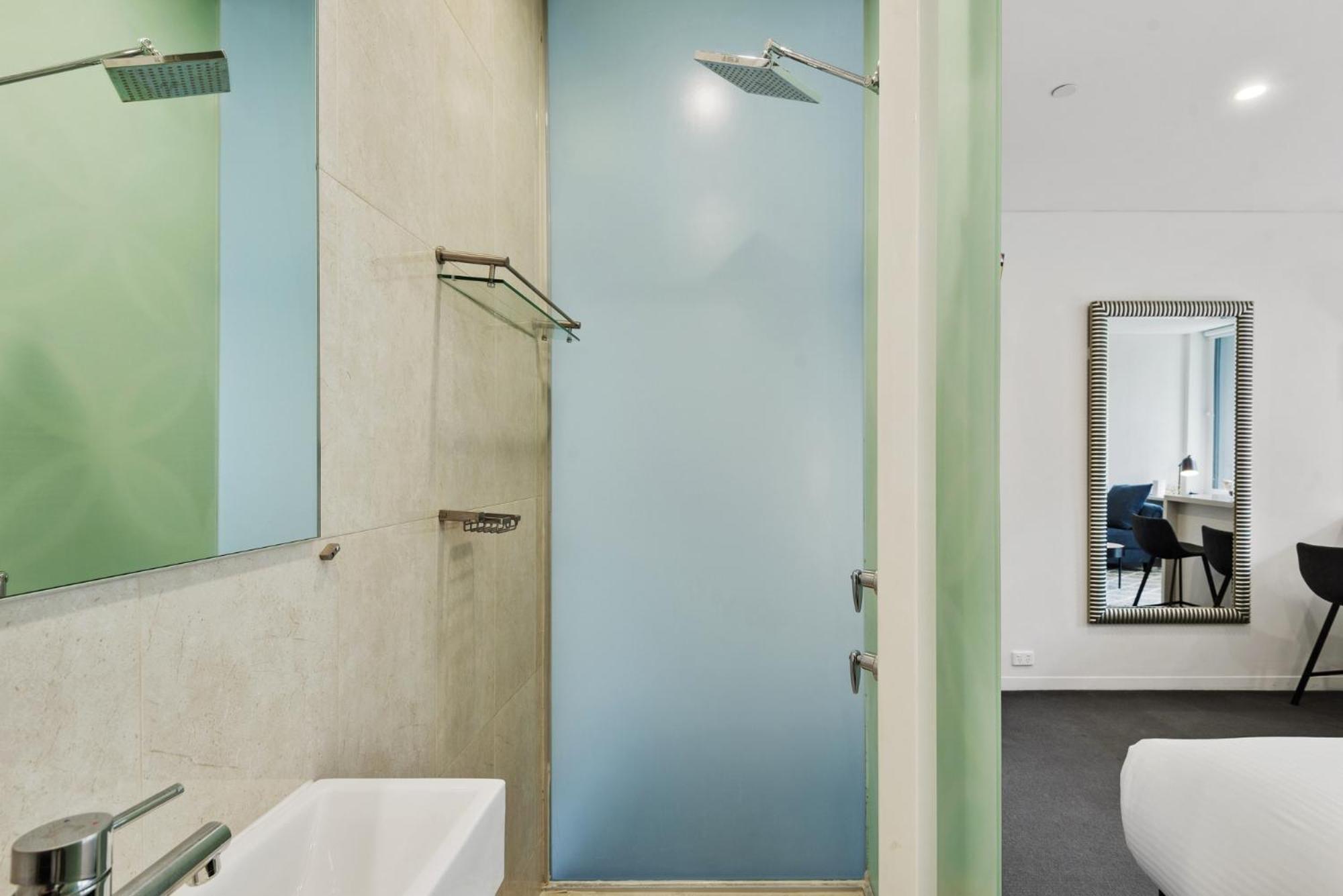 Cozy 1-bed In The Heart Of * Melbourne