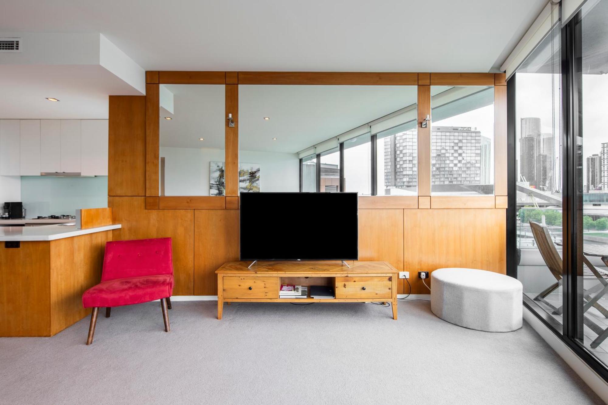 Waterfront Aparthotel 4*