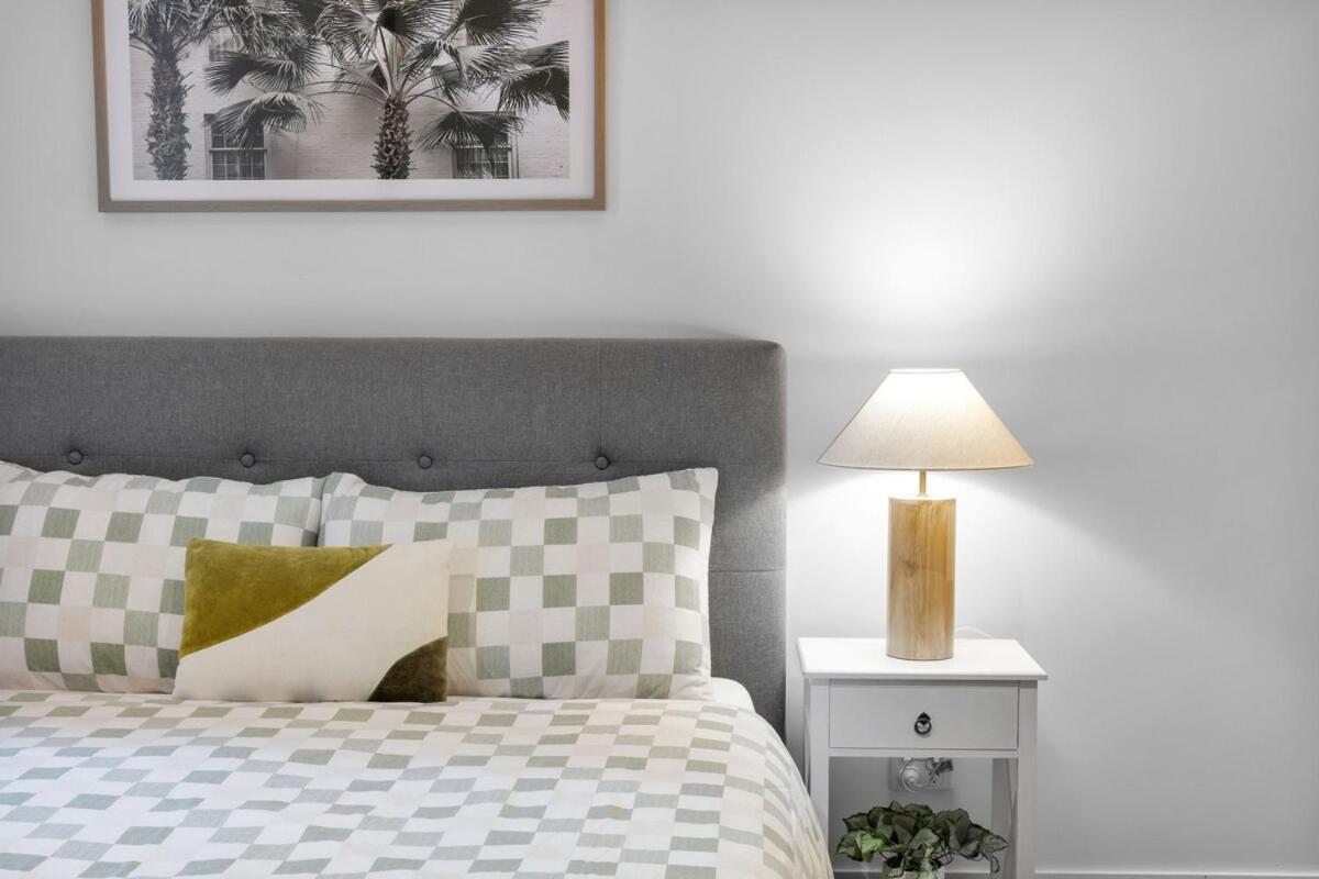 Apartment Stylish 2bed 2 Bath Pool & Gym Walk To Southern Cross