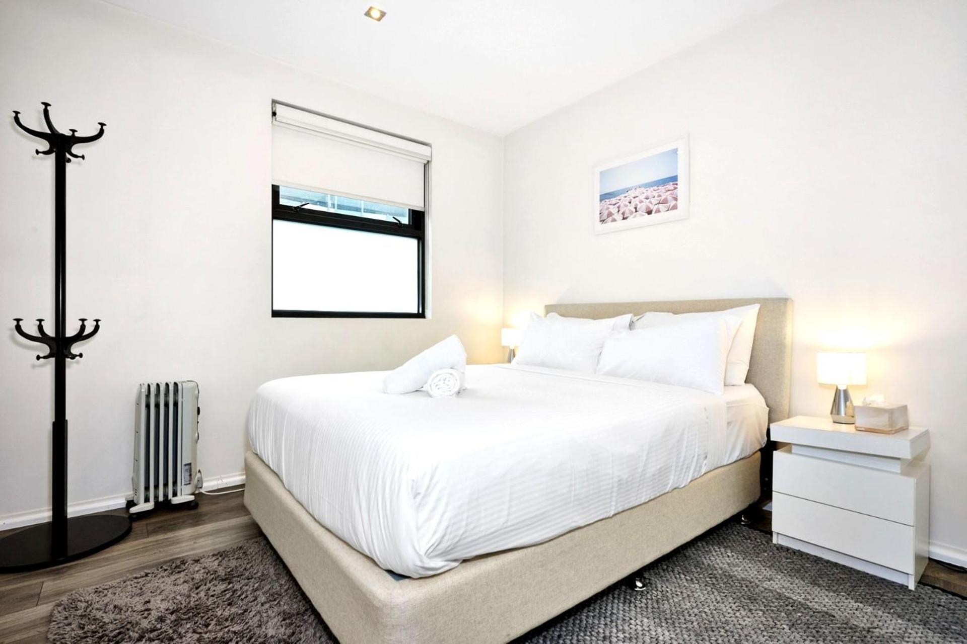Stylish 2-bed With Sea Views And Parking Apartment *