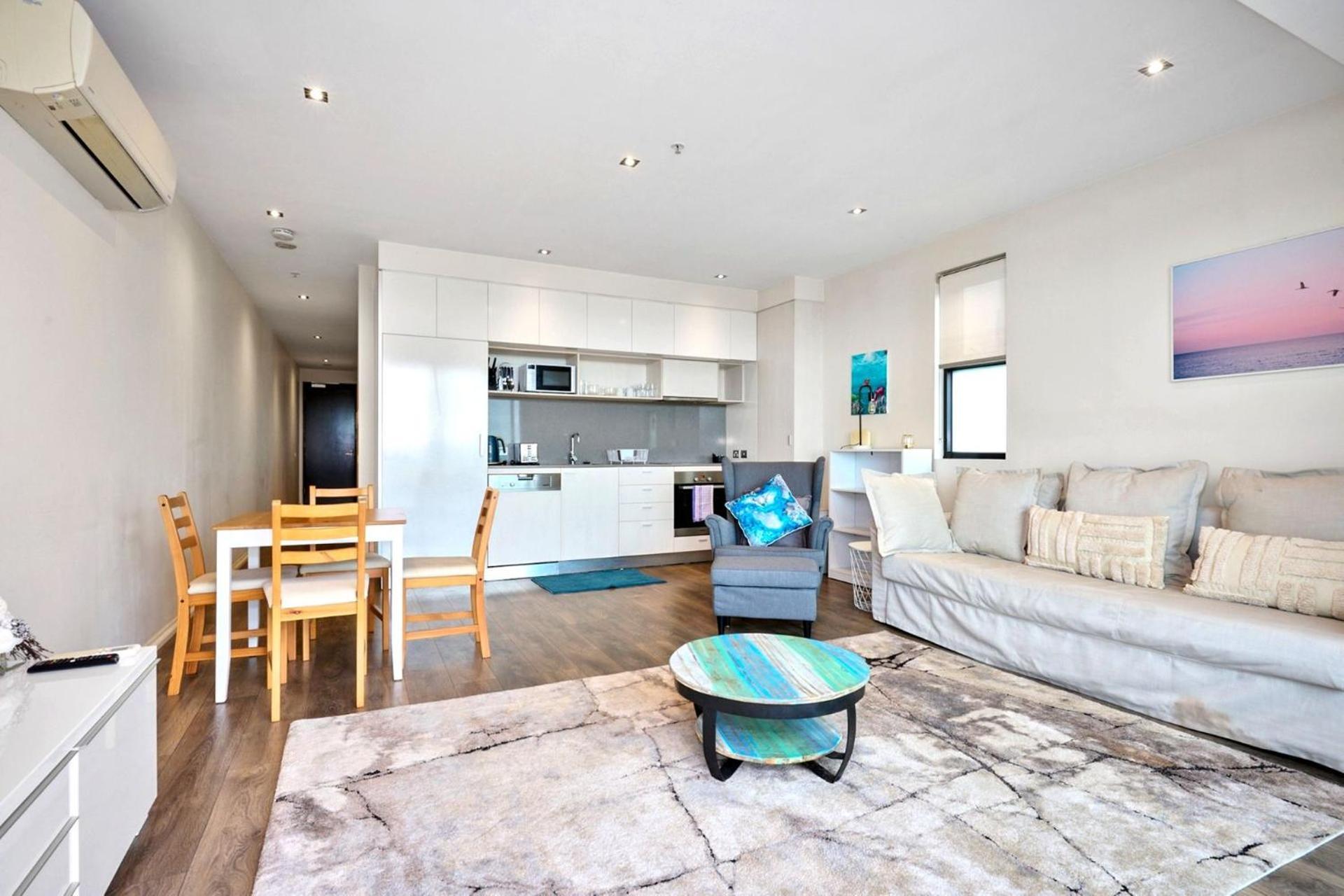 Stylish 2-bed With Sea Views And Parking * Melbourne