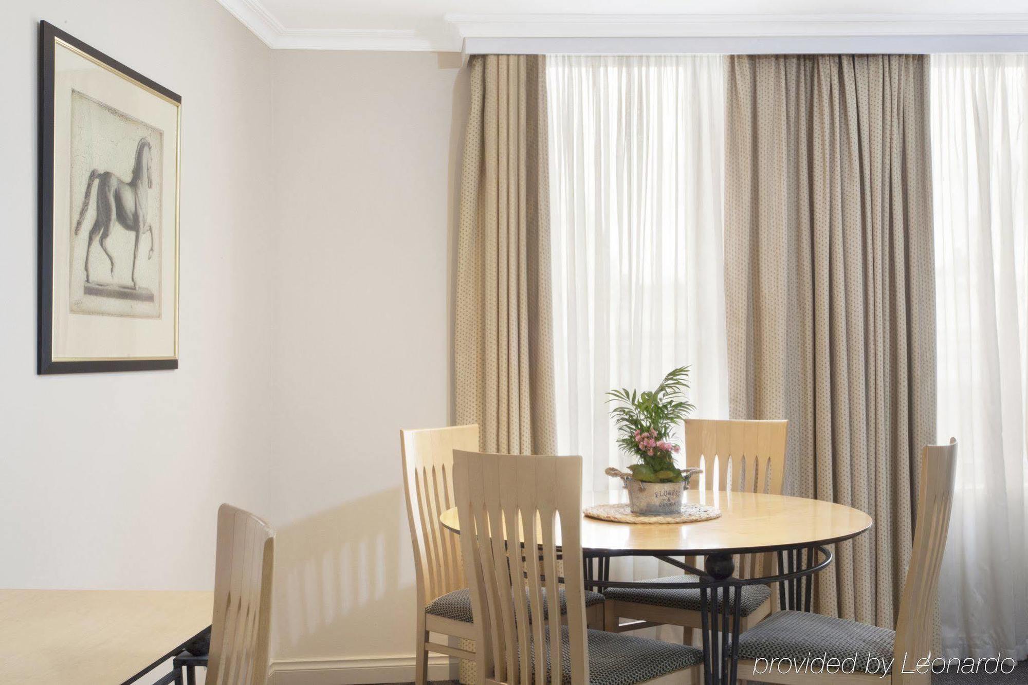 Metropole Official Aparthotel 4*