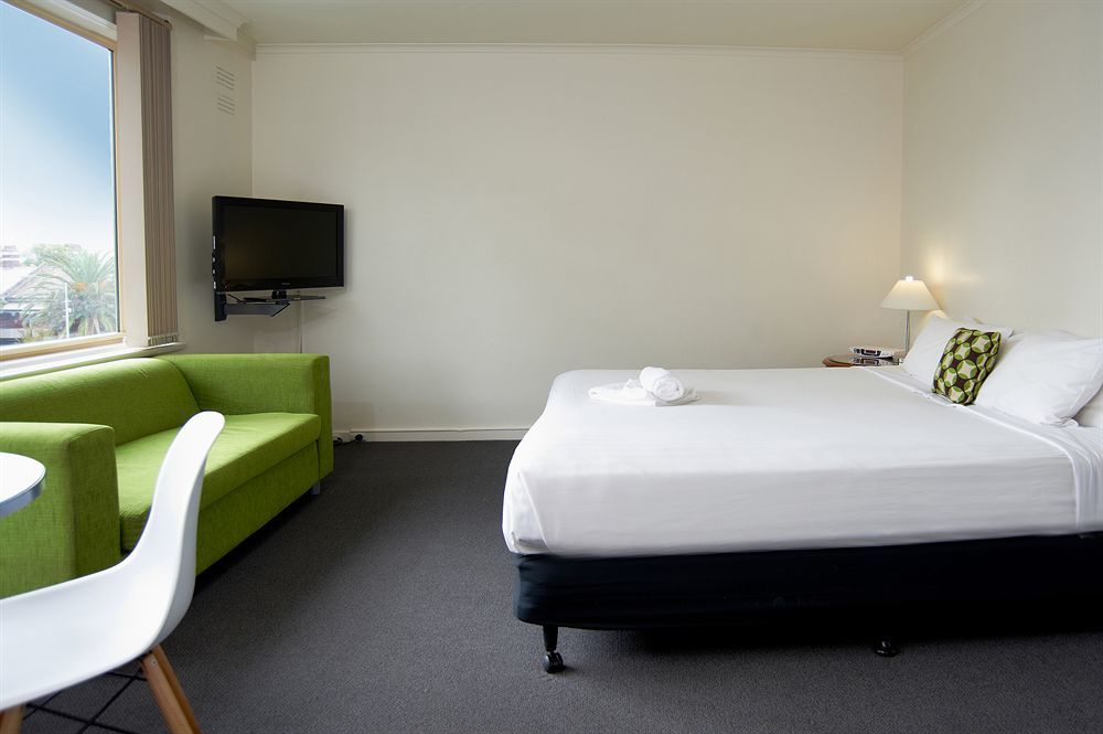 Aparthotel Edge East 4*