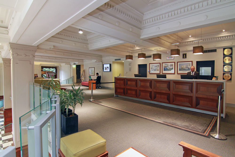 Hotel Batman's Hill On Collins 4*