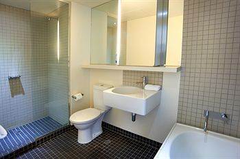 Edge East Aparthotel 4*