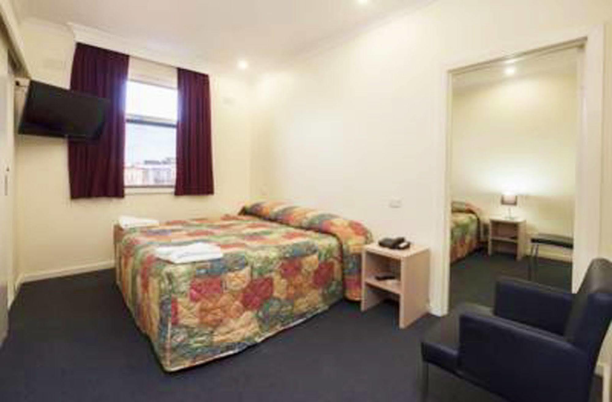 Miami Hotel Melbourne