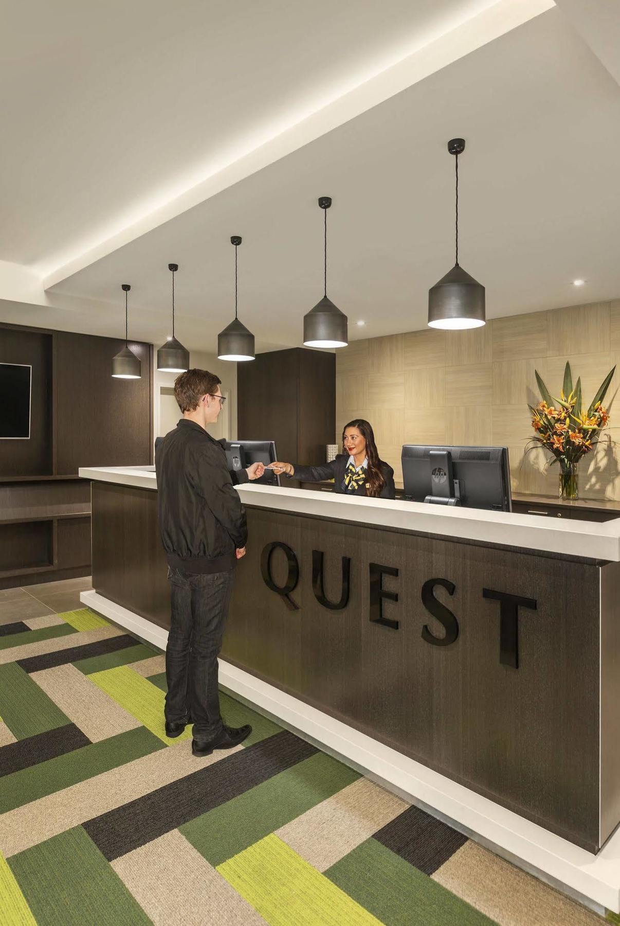 Aparthotel Quest Airport 4*