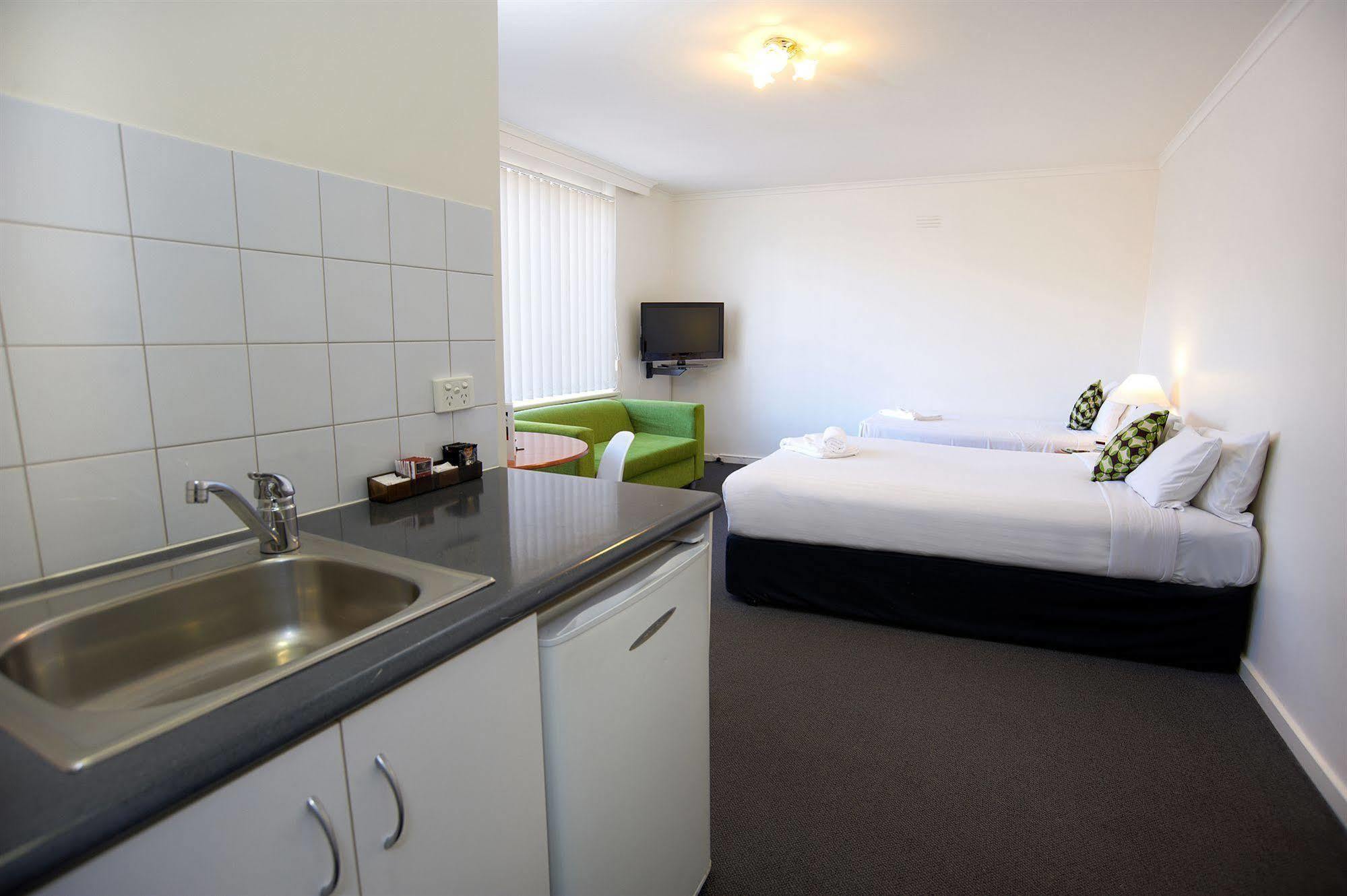Edge East 4*