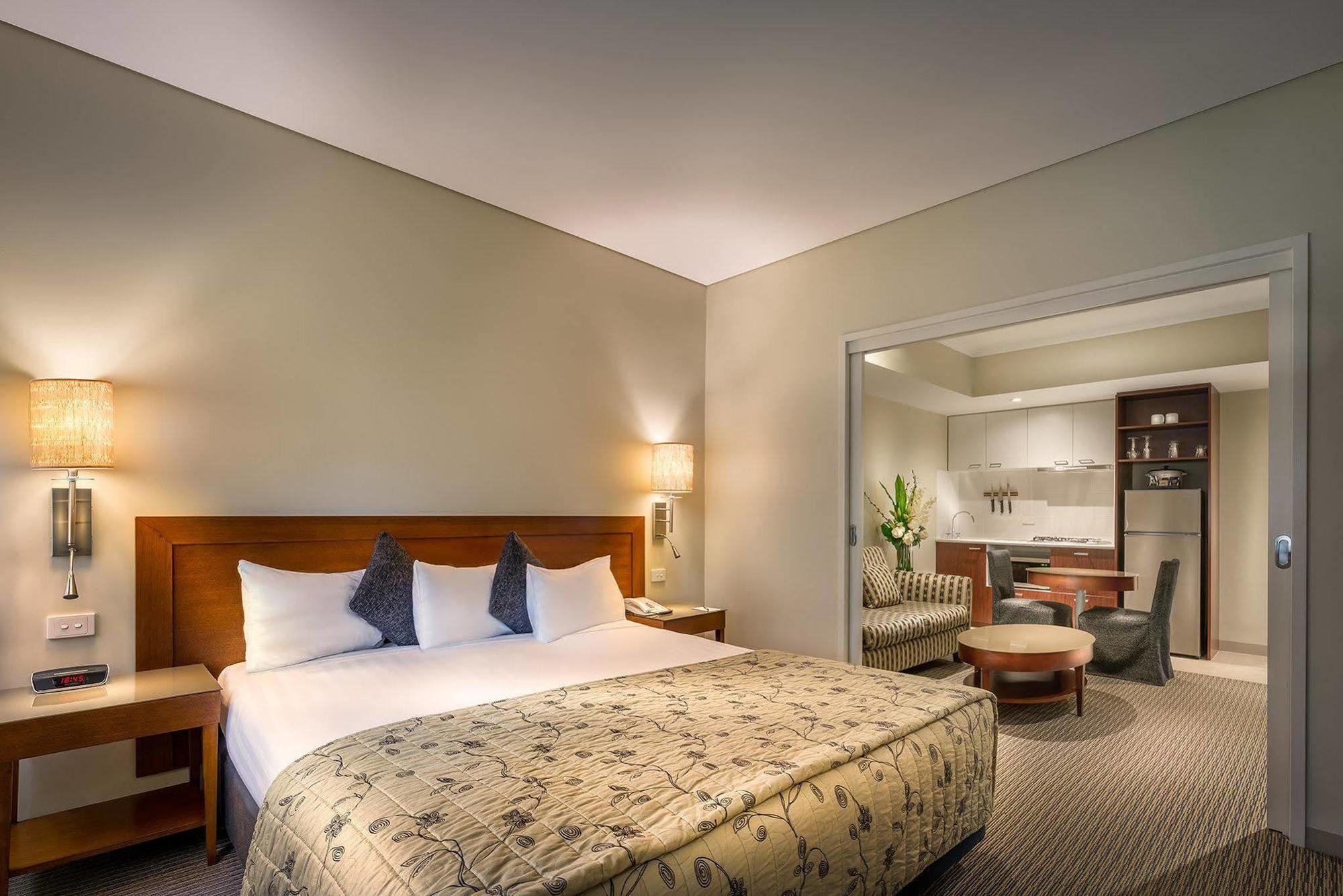 Hotel Batman's Hill On Collins Melbourne