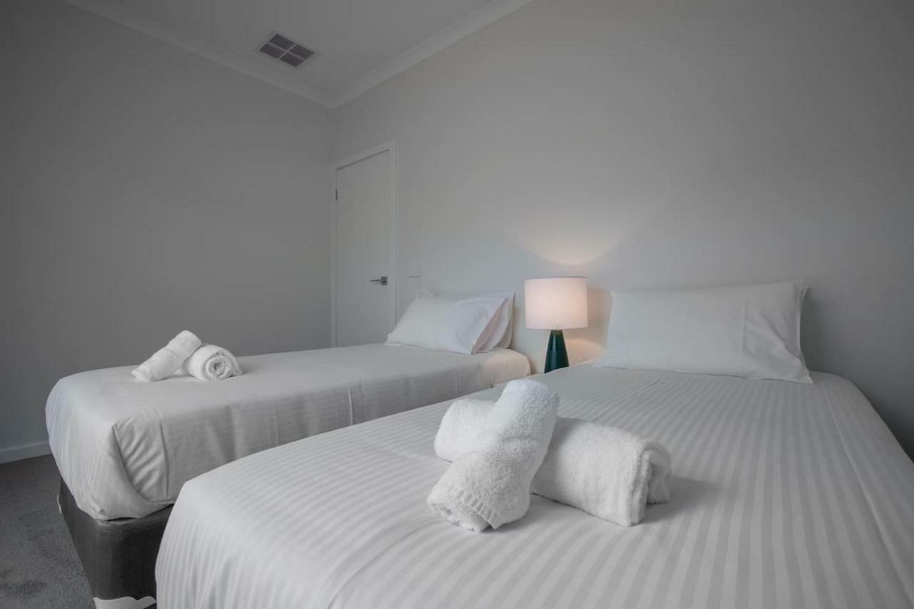 Comfy And Warm In Point Cook Holiday home *