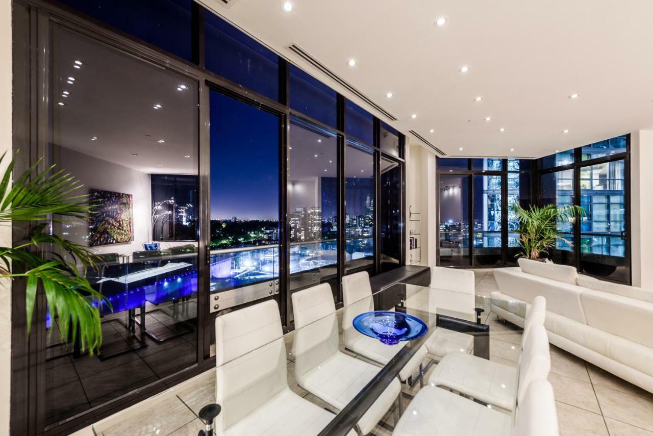 Exclusive - Gallery Penthouse Apartment *