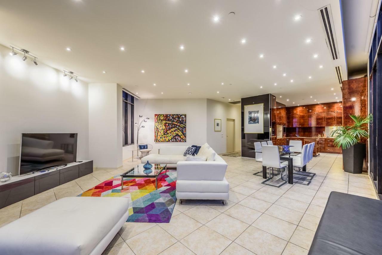 Exclusive - Gallery Penthouse Apartment