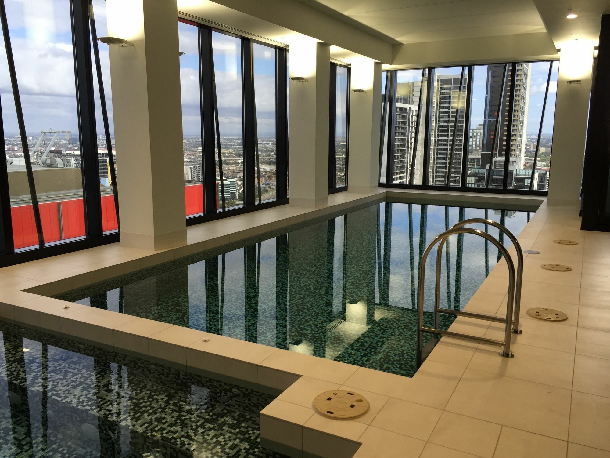 Skyhigh Aparthotel Melbourne