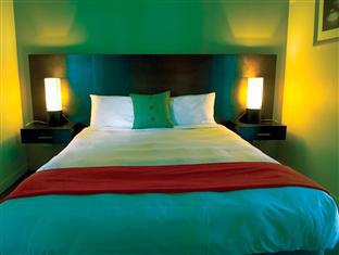 Quest Docklands Aparthotel 4*