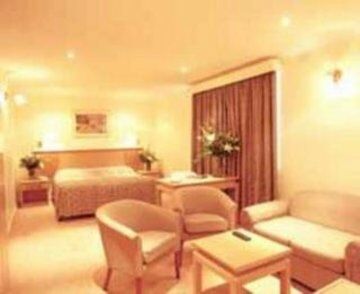 Hotel Crest On Barkly 4*