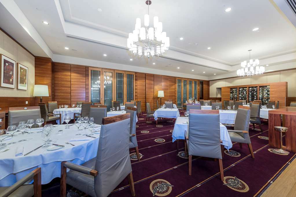 Racv Club Hotel *