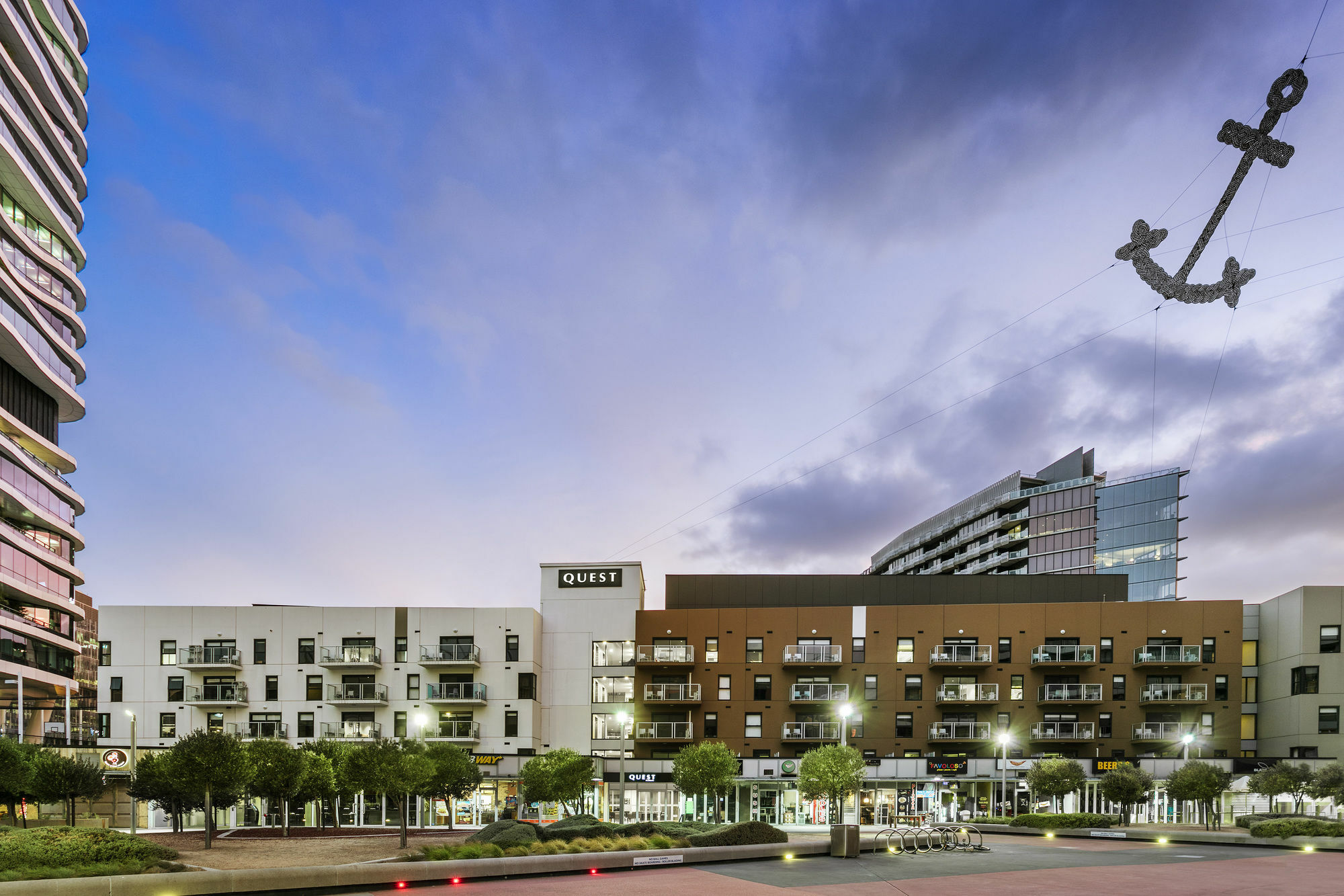 Aparthotel Quest Docklands 4*