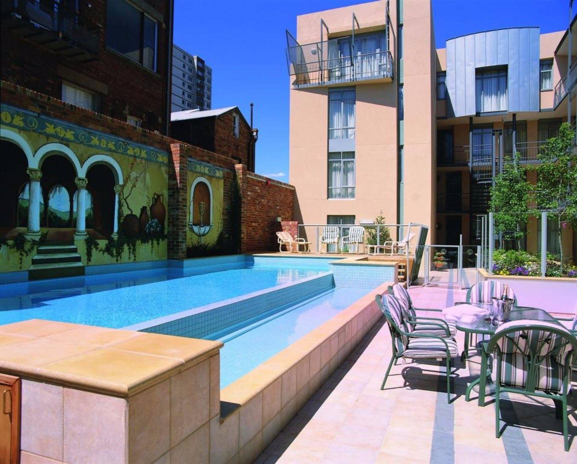 Metropole Official 4*