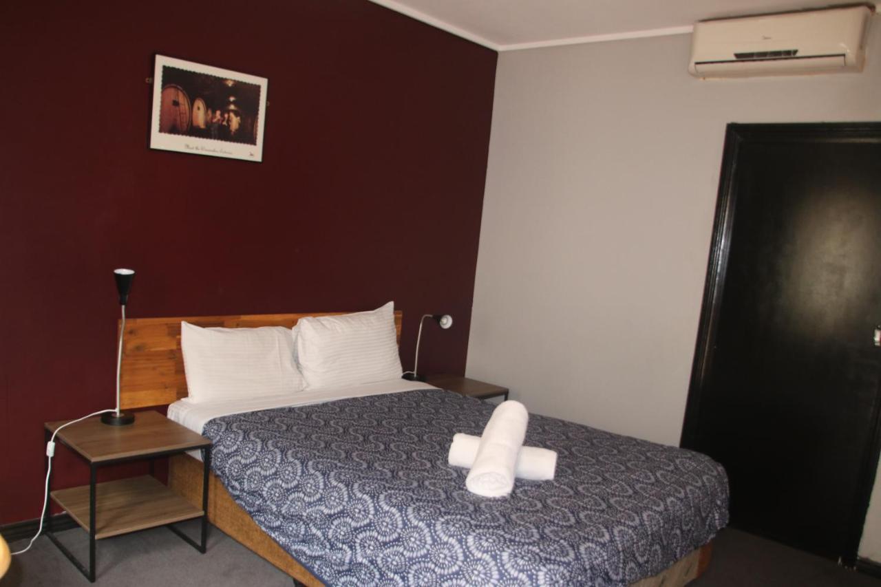 East 3* Melbourne