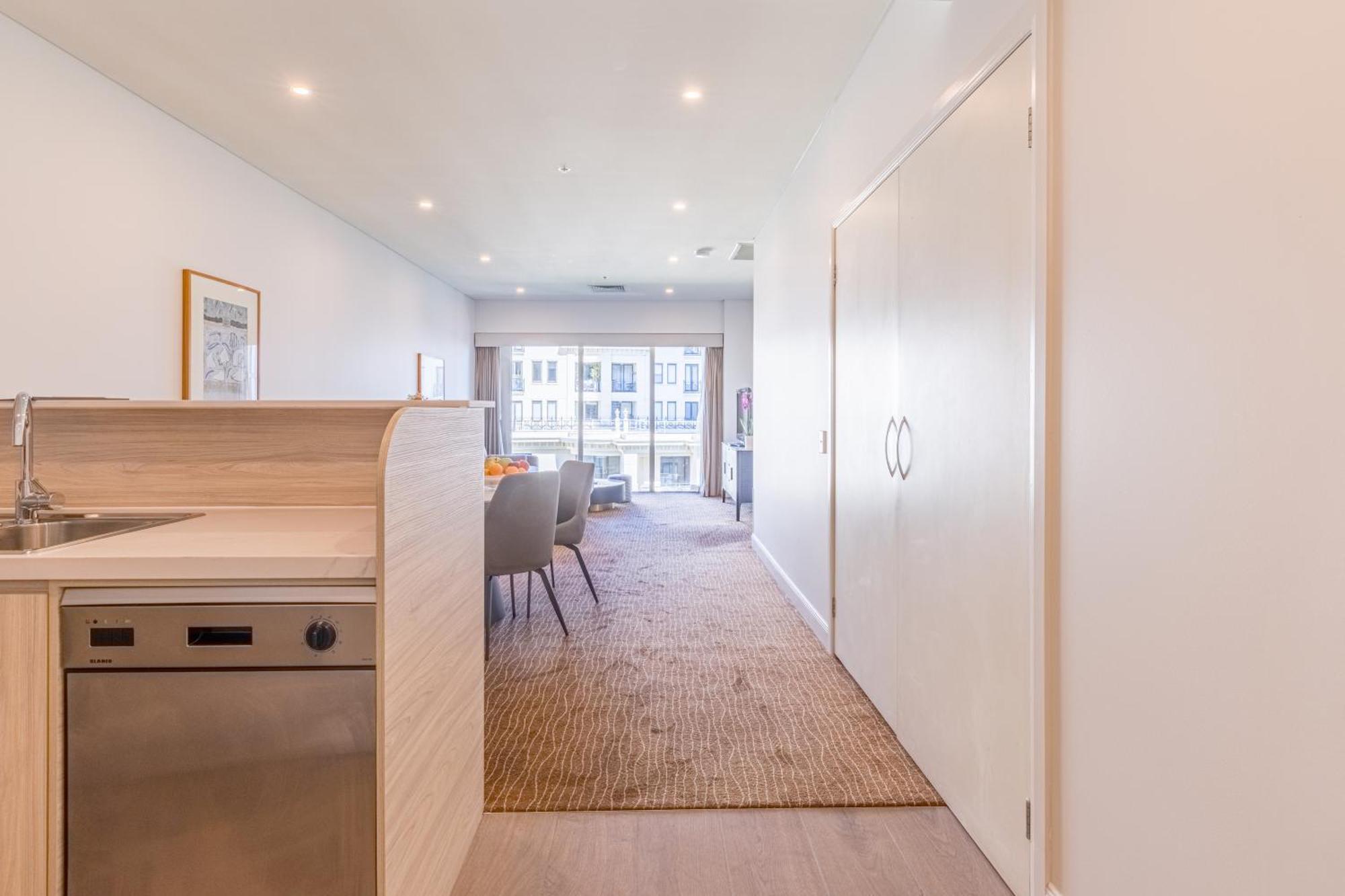 Aparthotel Seasons Botanic Gardens 4*